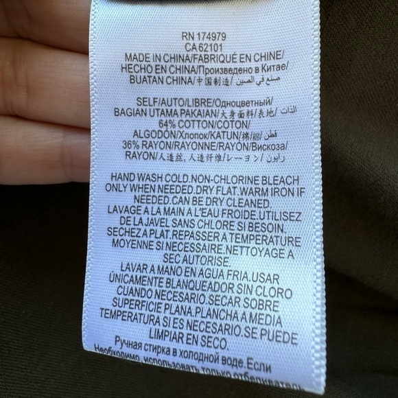 BCBG MaxAzria Cargo Button down Collared Shirt, Size XS Military Green - Picture 6 of 8